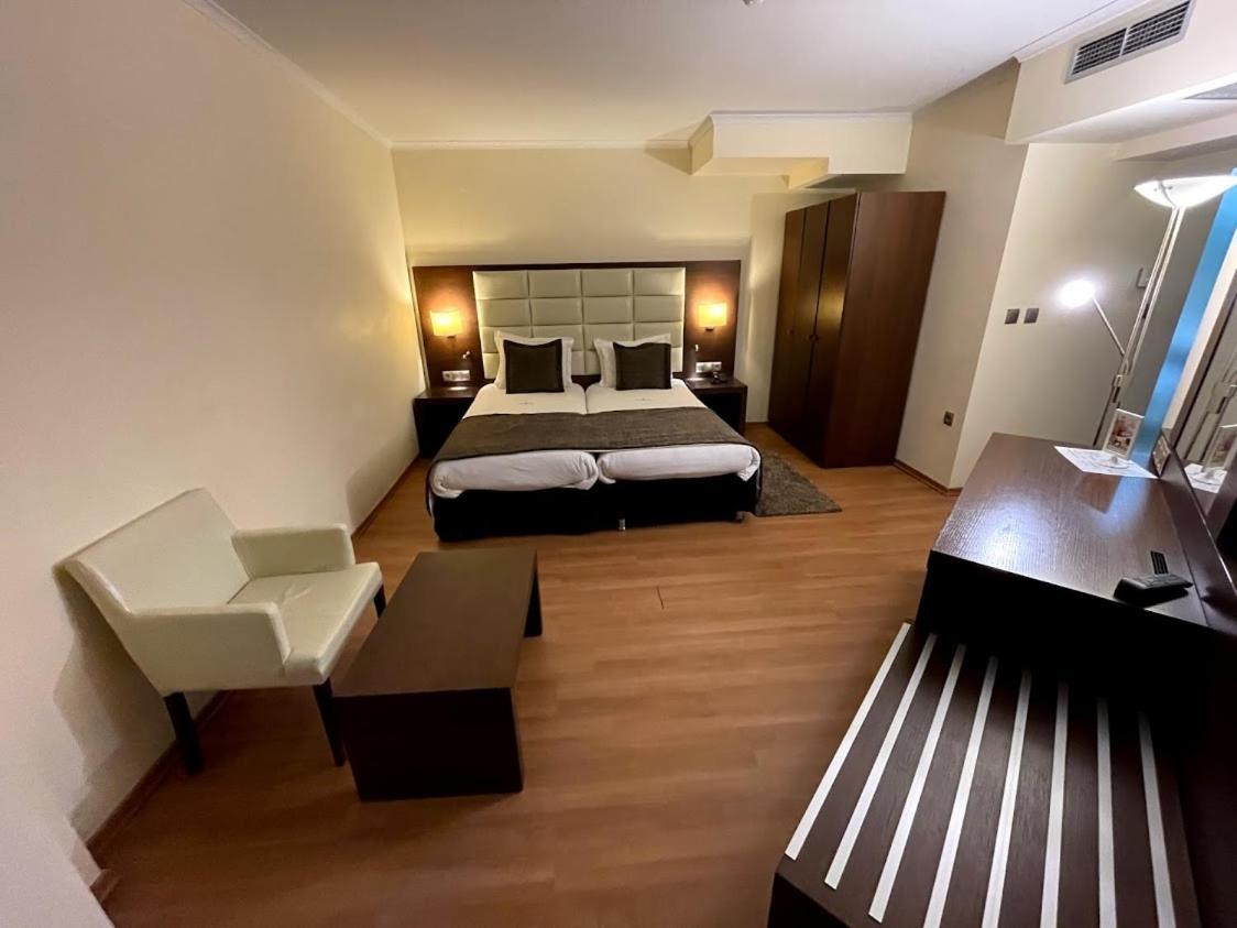 Europa Hotel Kastoria Extérieur photo